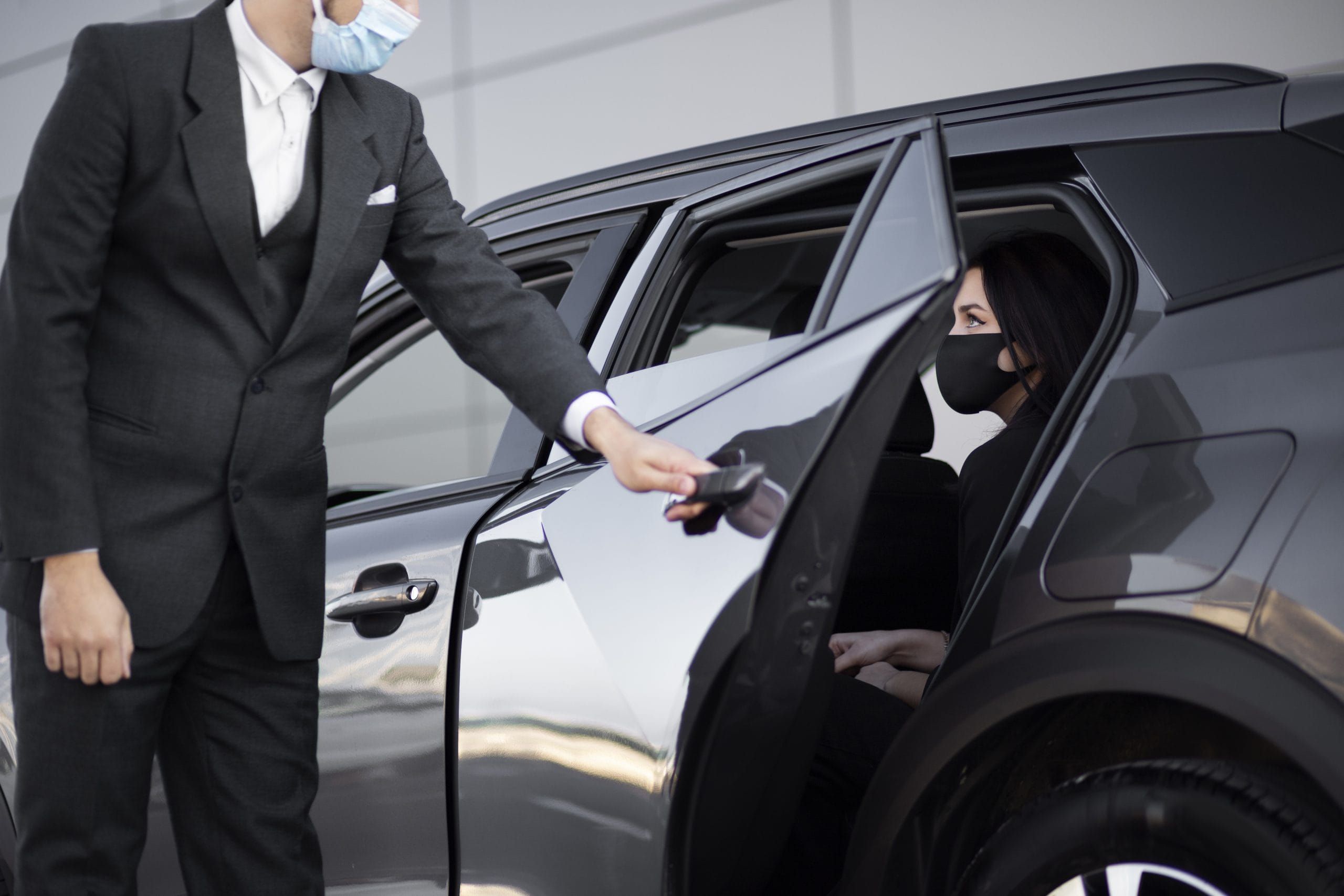 Corporate Limo Service 5 chaouffer scaled 479b736e