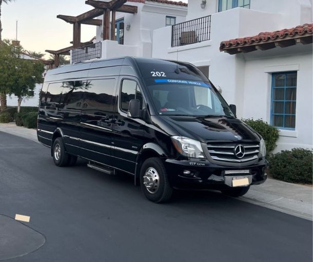 Corporate event limo 8aa790b8