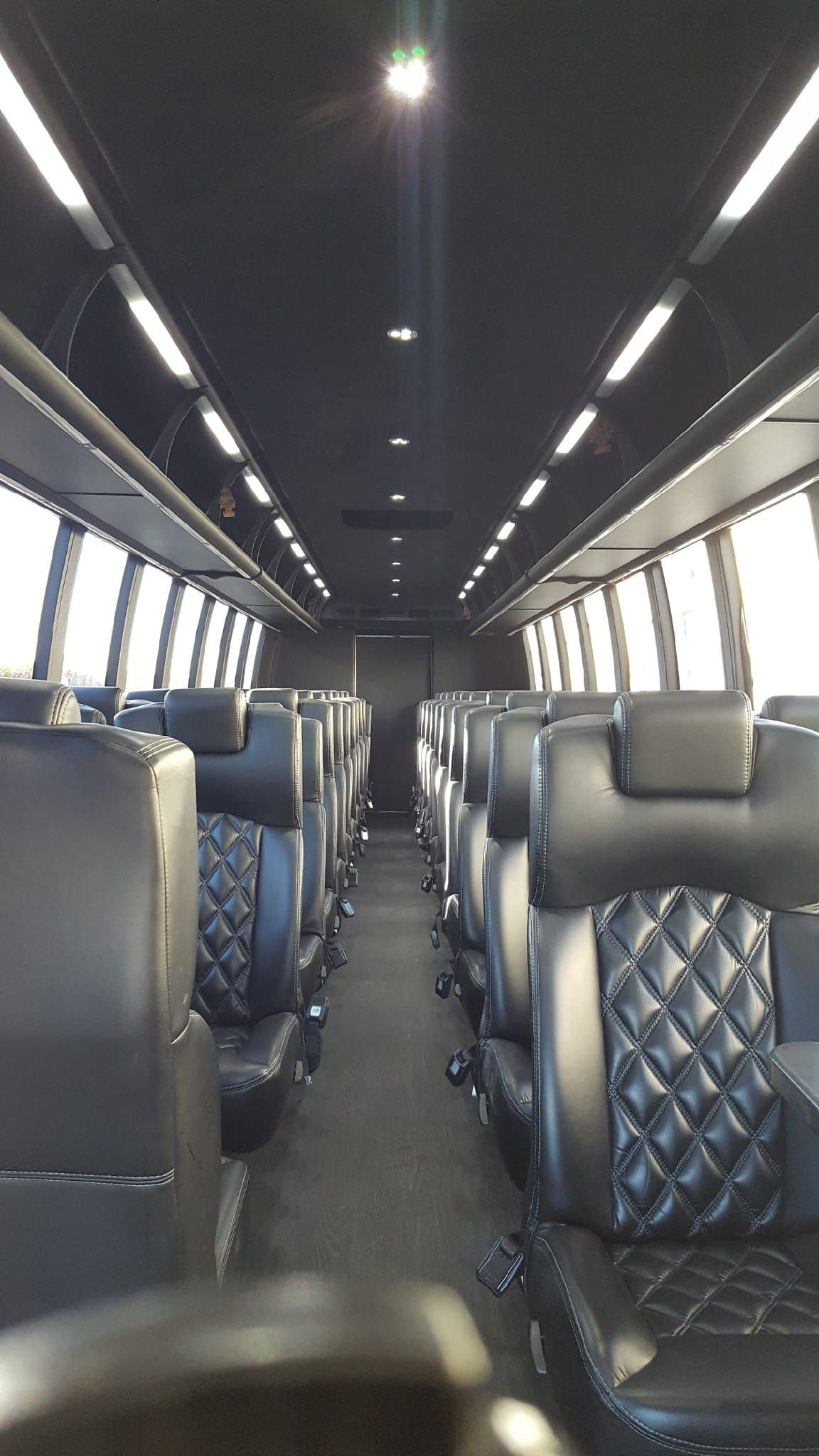 50 PASSENGER EXECUTIVE LUXURY MINI COACH BUS 2 e9e7e4b6