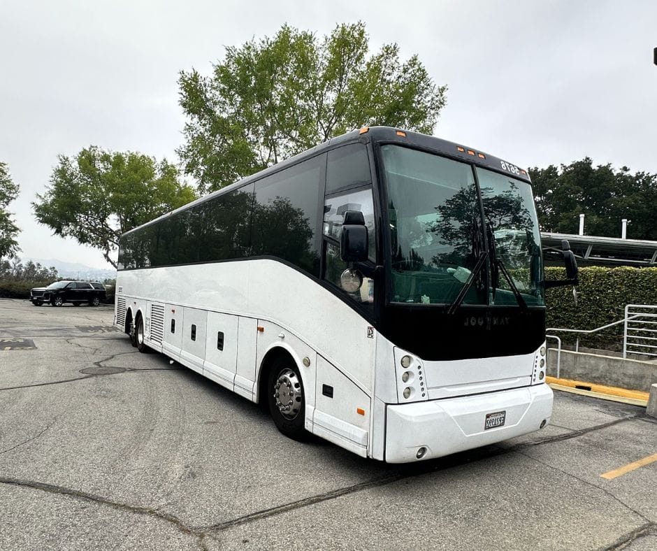 How Do Event Planners Coordinate Transportation for Big Groups? 2 Group Event Transportation Service: 9 Critical Planning Factors